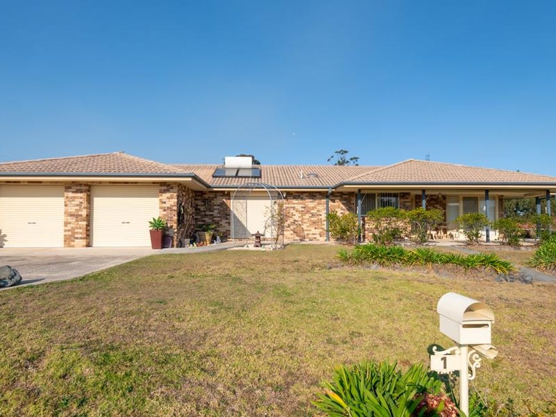 1 Mcintosh Cres, Woolgoolga, NSW 2456