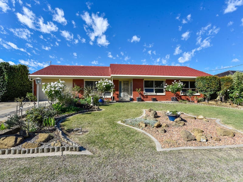 10 Campbell Street, Millicent, SA 5280