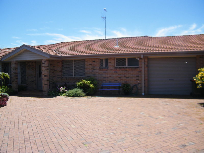 2/8 Cross Street, Forster, NSW 2428