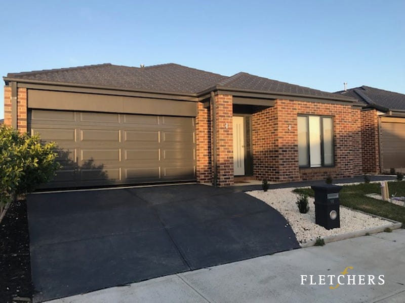 16 Walbrook Drive, Clyde North, VIC 3978