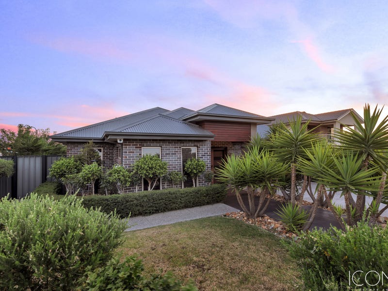 77 Banchory Avenue, Hillside, VIC 3037