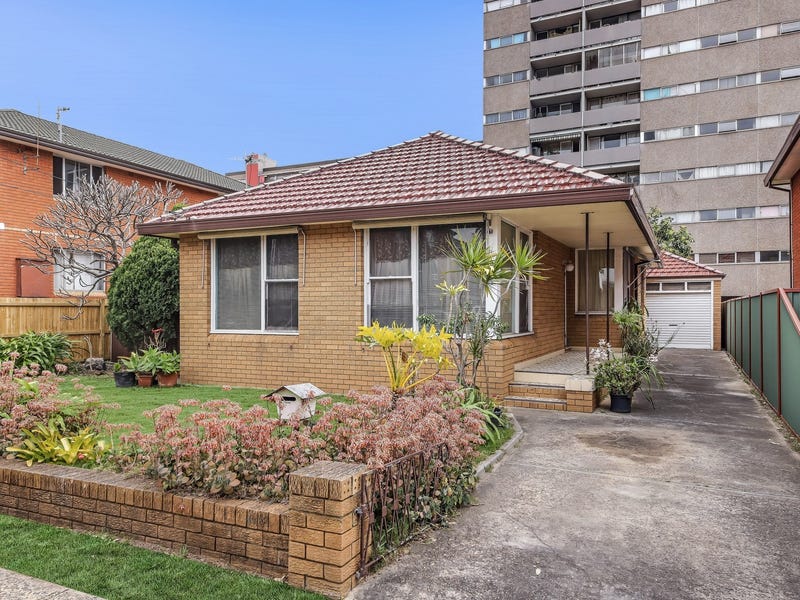 14 Mascot Drive, Eastlakes, NSW 2018 Property Details