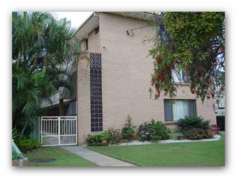 2/3 Robert Street, Labrador, QLD 4215