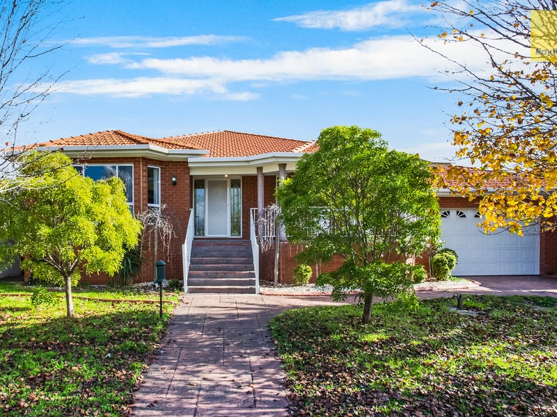 11 Brighton Place, Taylors Hill, VIC 3037