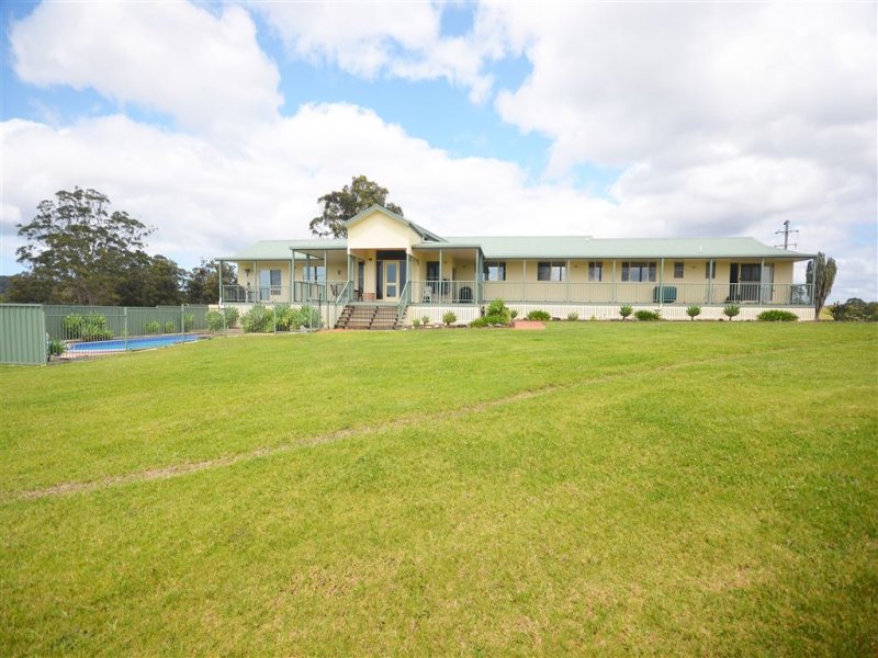130 Apanie Road, Lake Innes, NSW 2446