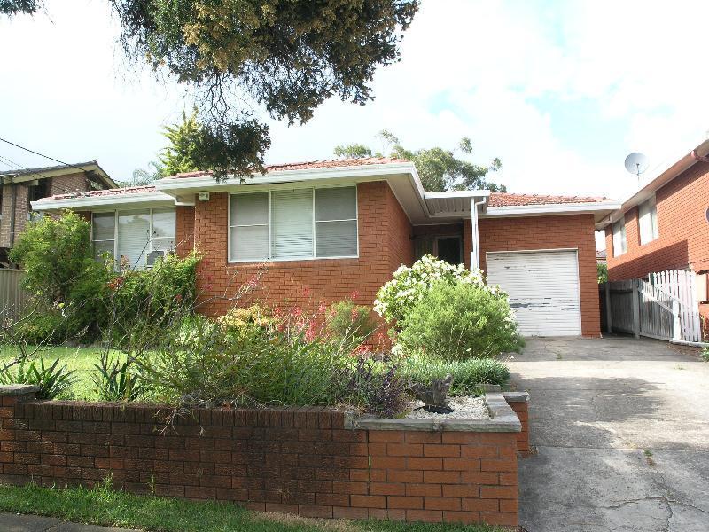 25 Bromley Avenue, Greenacre, NSW 2190