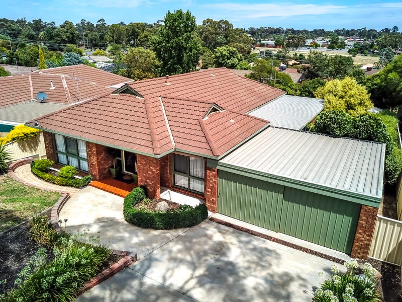 13 Powells Avenue, Strathdale, VIC 3550