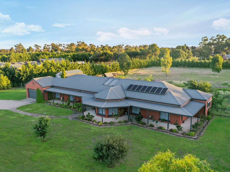 7 Oldbury Avenue, Sunbury, VIC 3429