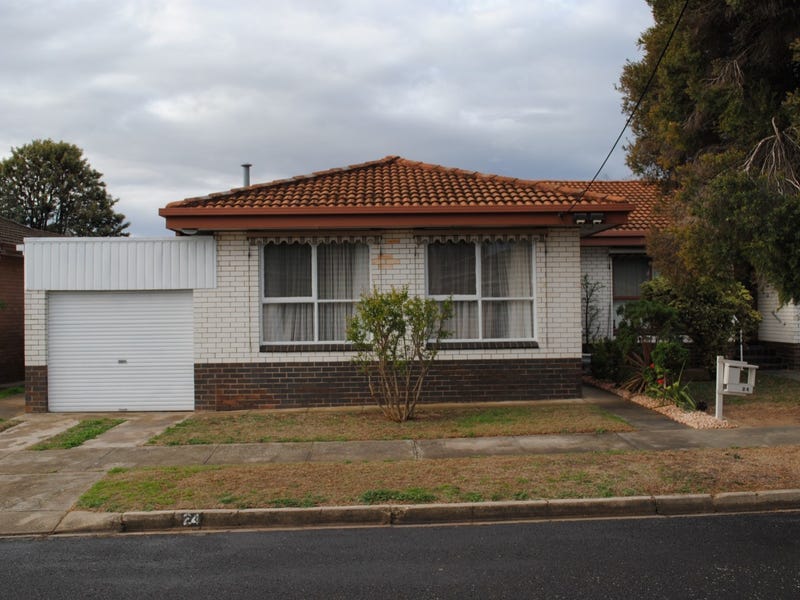 24 Brougham Street, Maryborough, VIC 3465