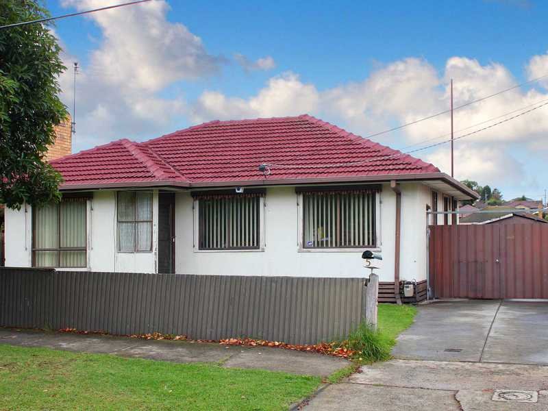 5 Dunolly Cres, Reservoir, VIC 3073