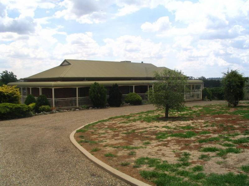 182 Willawong Street, Young, NSW 2594 Property Details