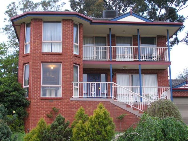 30 Quarry Hills Drive, Berwick, VIC 3806