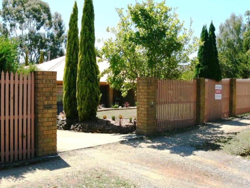 39 David Hill Rd, Monbulk, Vic 3793 Property Details