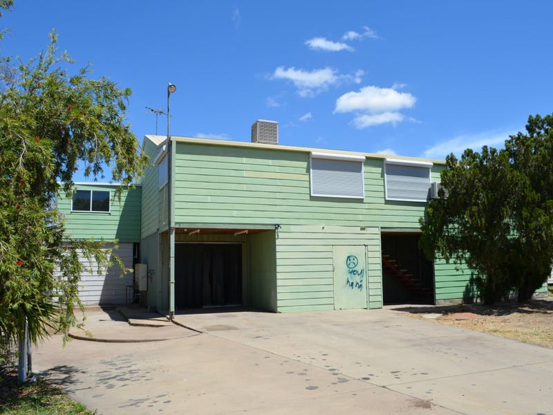 8 Luck Place Emerald Qld 4720 Realestate Com Au