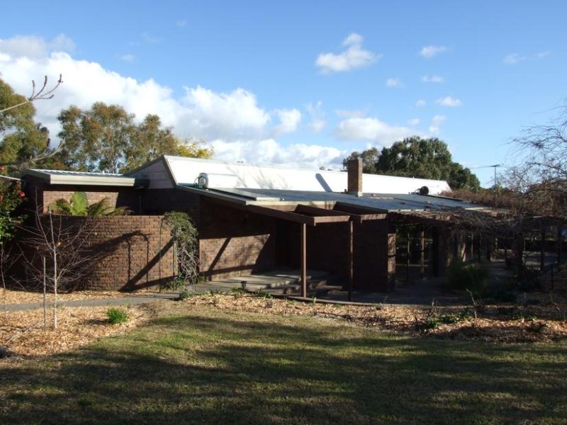 Property 107454696, Glenrowan, Vic 3675 Property Details