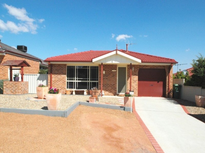 55 Thomas Royal Gardens, Queanbeyan East, NSW 2620