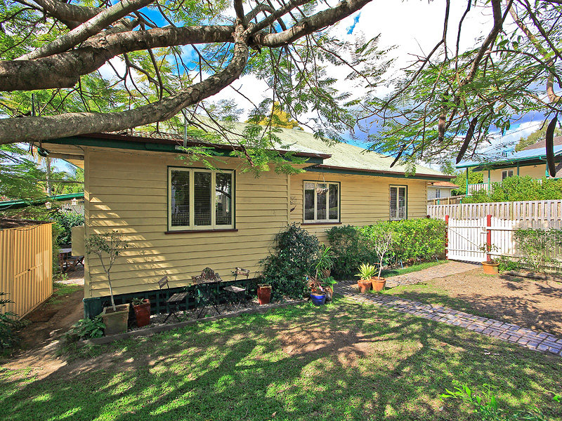 27 Wonersh Street, Carina, Qld 4152 Property Details