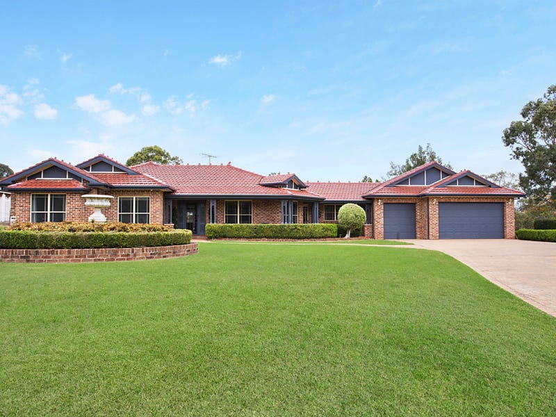 4 William Dowle Place, Grasmere, NSW 2570 Property Details