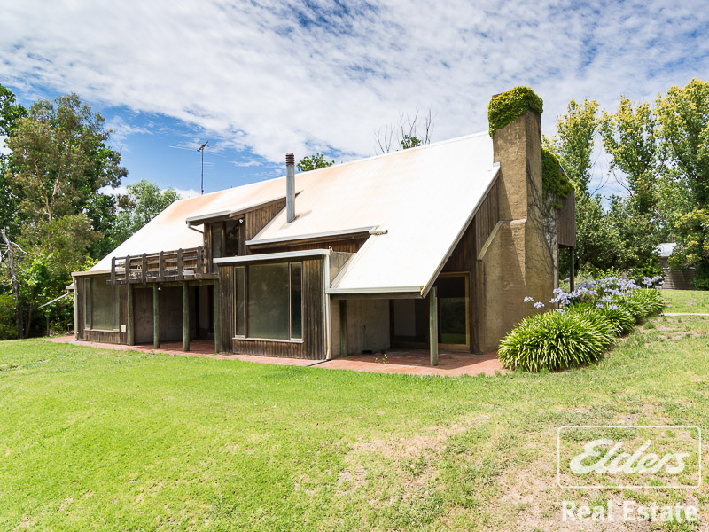 811A Torrens Valley Road, Birdwood, SA 5234 Property Details