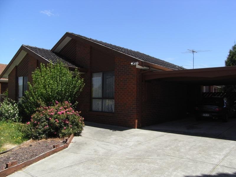 17 Mcclelland Drive, Mill Park, VIC 3082