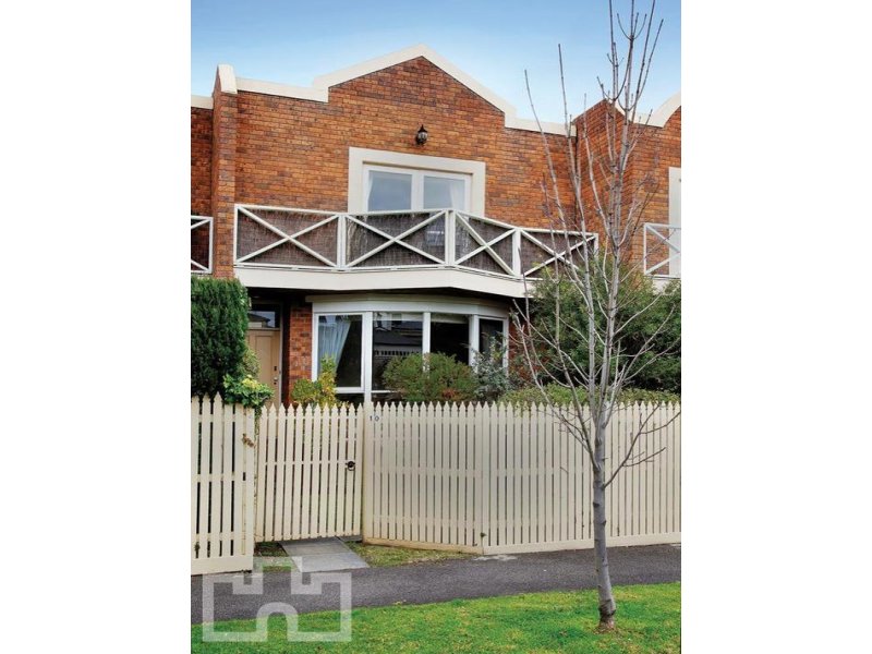 10 Barkly Avenue, Armadale, VIC 3143