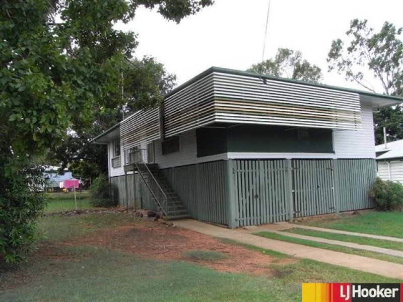 33 Leslie Drive, Moranbah, Qld 4744 Property Details