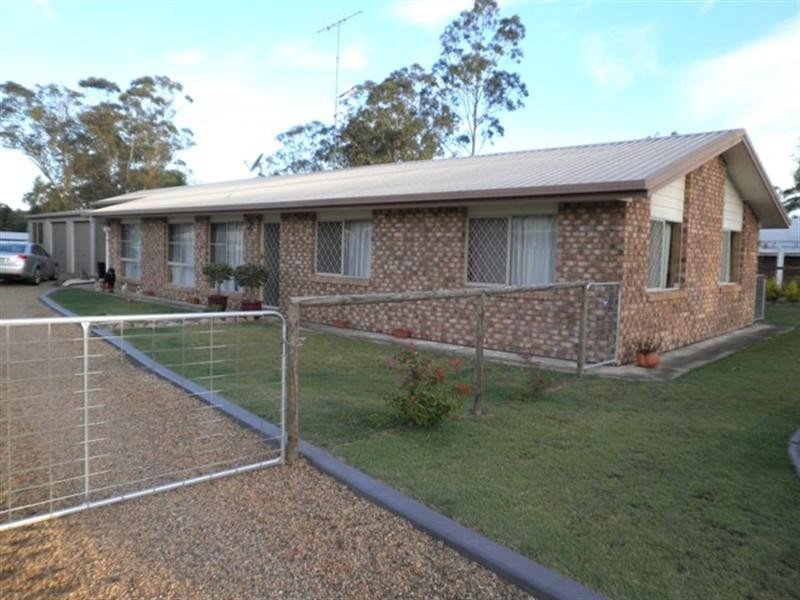 16 Kensington Drive, Withcott, QLD 4352