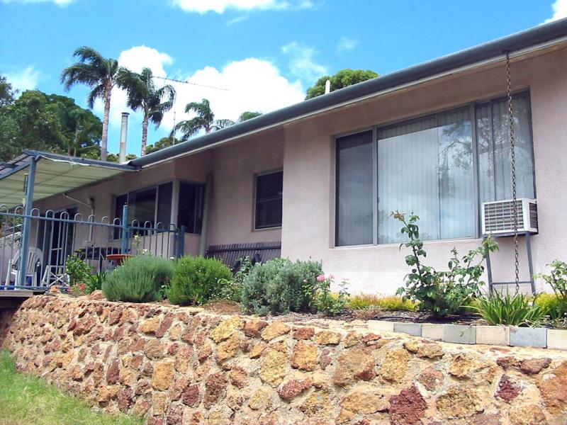 17 Old York Road, Greenmount, WA 6056