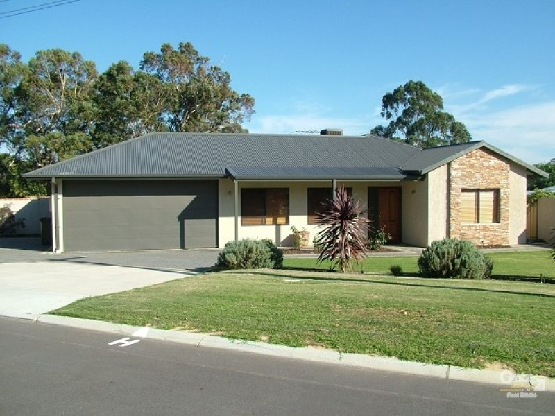 22 Hicks Road, Kelmscott, WA 6111 Property Details