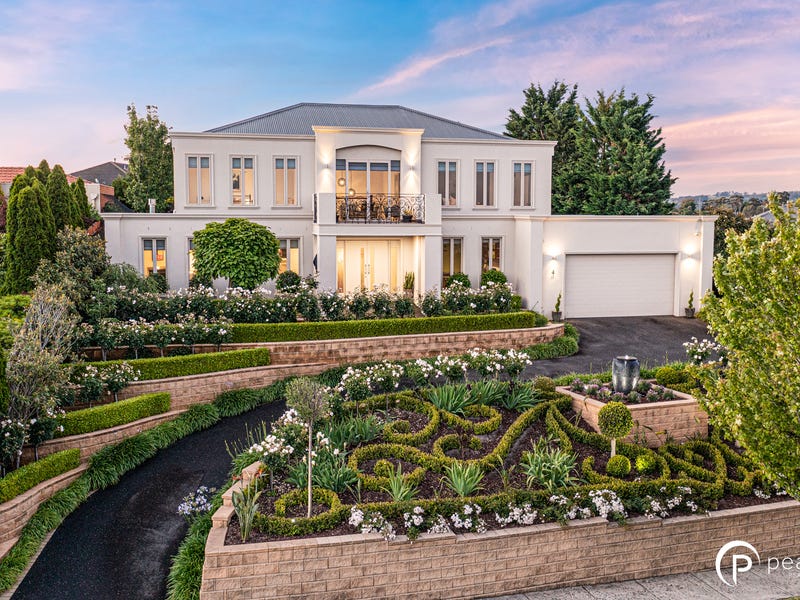 4 Royal Cres, Beaconsfield, VIC 3807