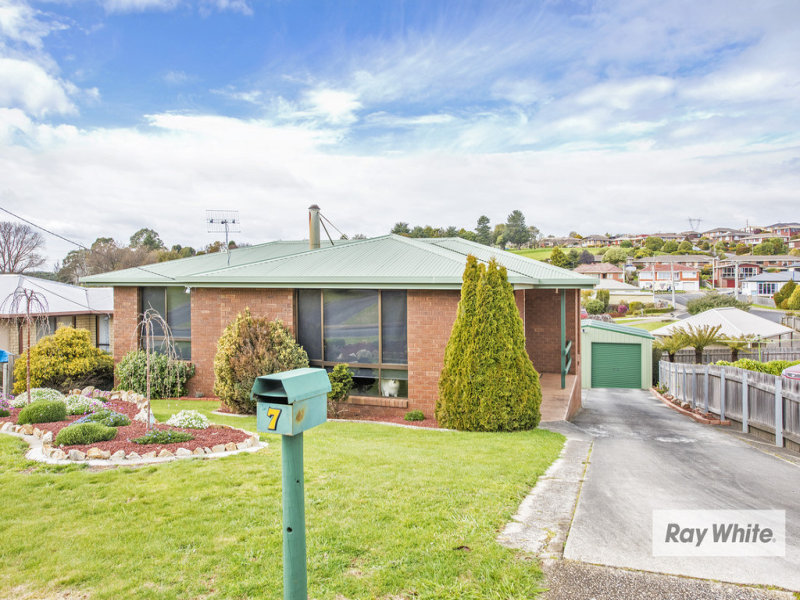 7 Greenacre Street, Upper Burnie, TAS 7320