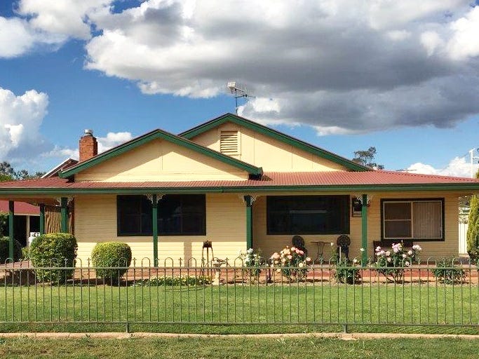 8 Derribong St, Trangie, NSW 2823 Property Details