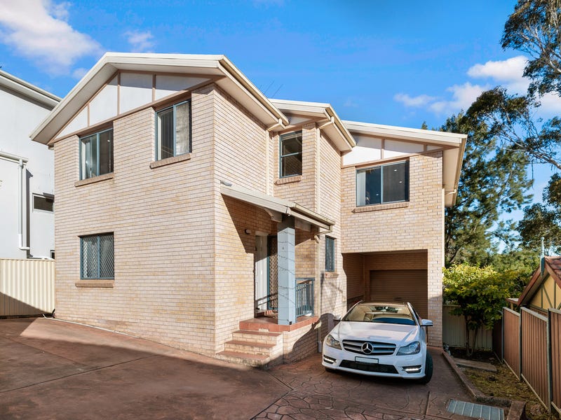 4/136 Greenacre Road, Greenacre, NSW 2190 Property Details