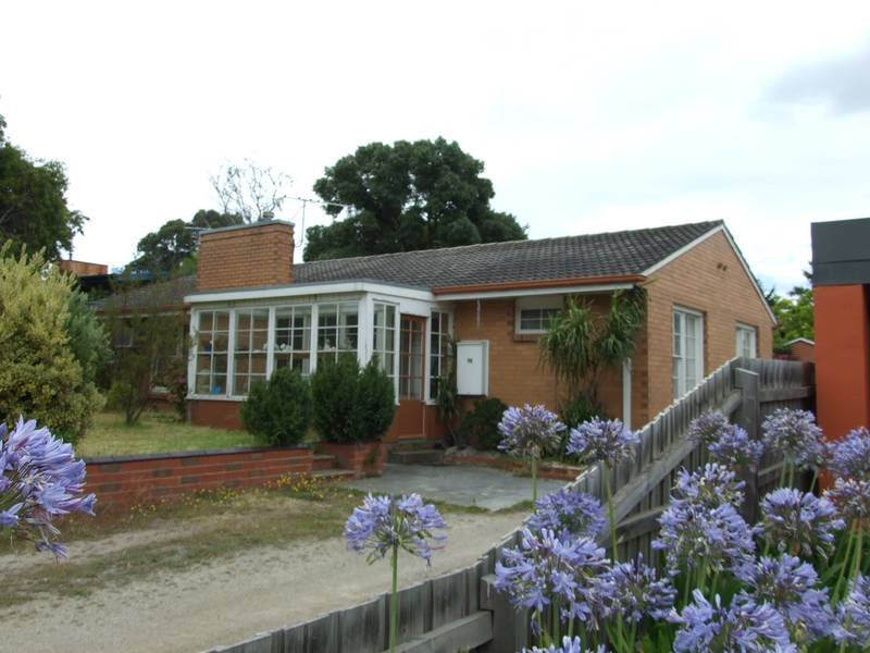 72 Eramosa Road East, Somerville, Vic 3912 Property Details