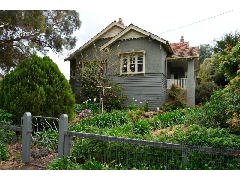 10 Burns Street, Hamilton, Vic 3300 Property Details