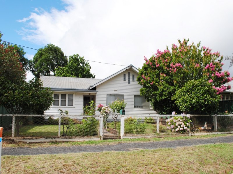 32 Malcolm Street, Mansfield, Vic 3722 Property Details