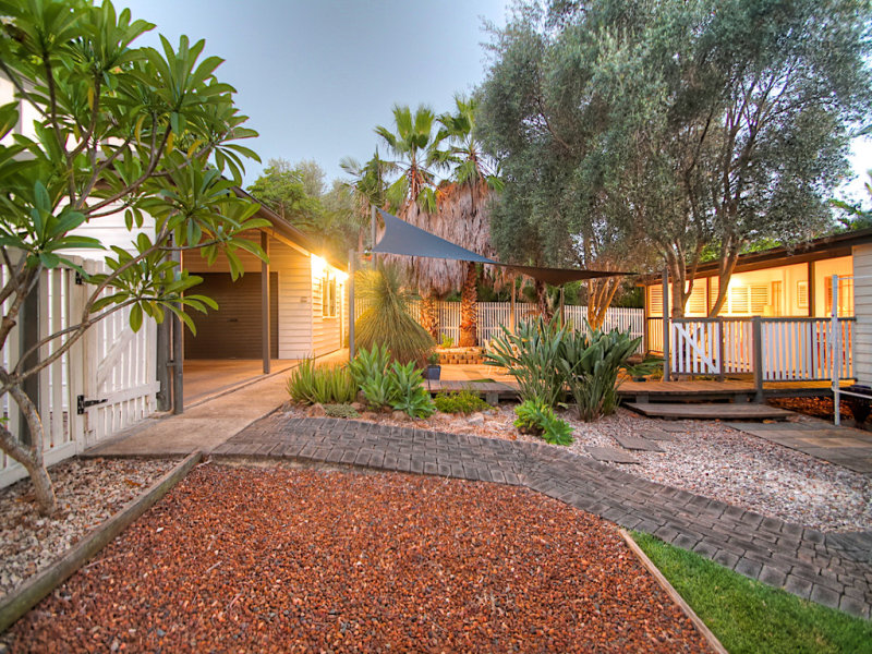 106 Blackstone Road, Silkstone, Qld 4304 Property Details