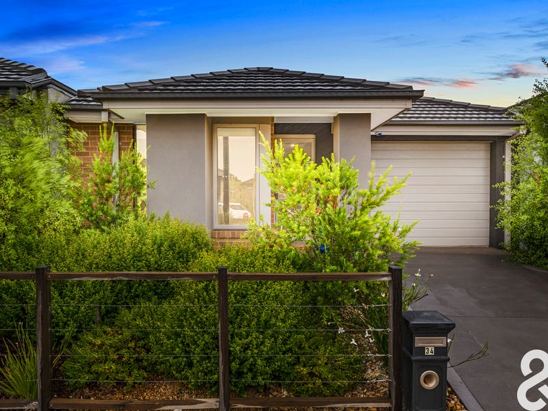 34 Clover Drive, Rockbank, Vic 3335 Property Details