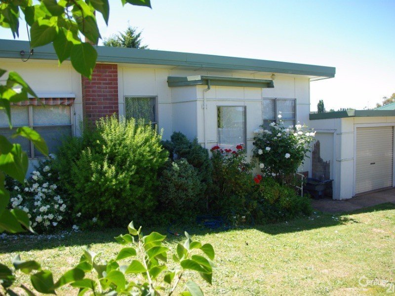 2 Bray Street, Crookwell, NSW 2583 Property Details