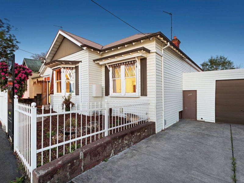 332 Peel Street N, Black Hill, VIC 3350