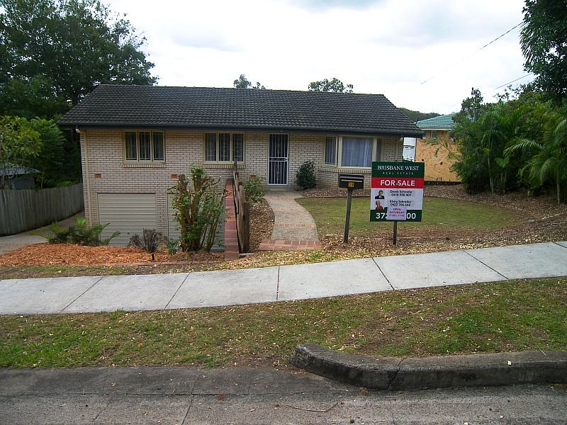 19 Orkney Street, Kenmore, QLD 4069