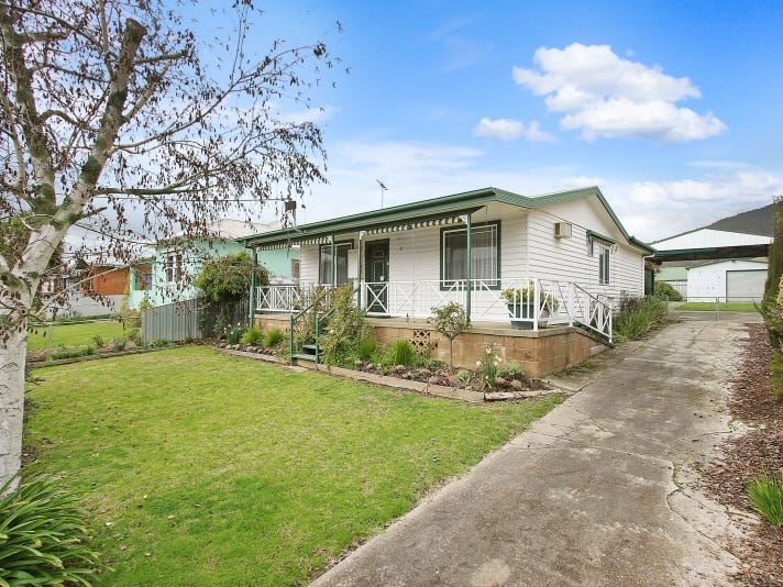 8 Barree St, Tallangatta, Vic 3700 House for Sale