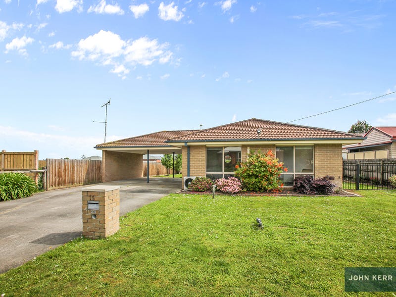 15 Centenary Drive, Trafalgar, Vic 3824 15 Centenary Drive, Trafalgar, Vic 3824