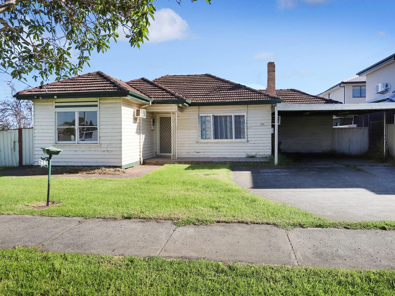 211 Station Road, Melton, VIC 3337 - realestate.com.au