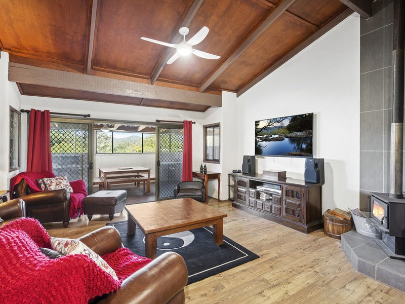 25 Equinox Court, Mudgeeraba, Qld 4213 Property Details