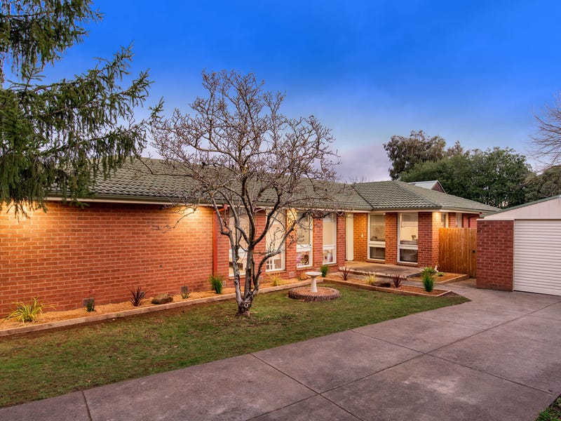 6 Summer Place, Mooroolbark, VIC 3138