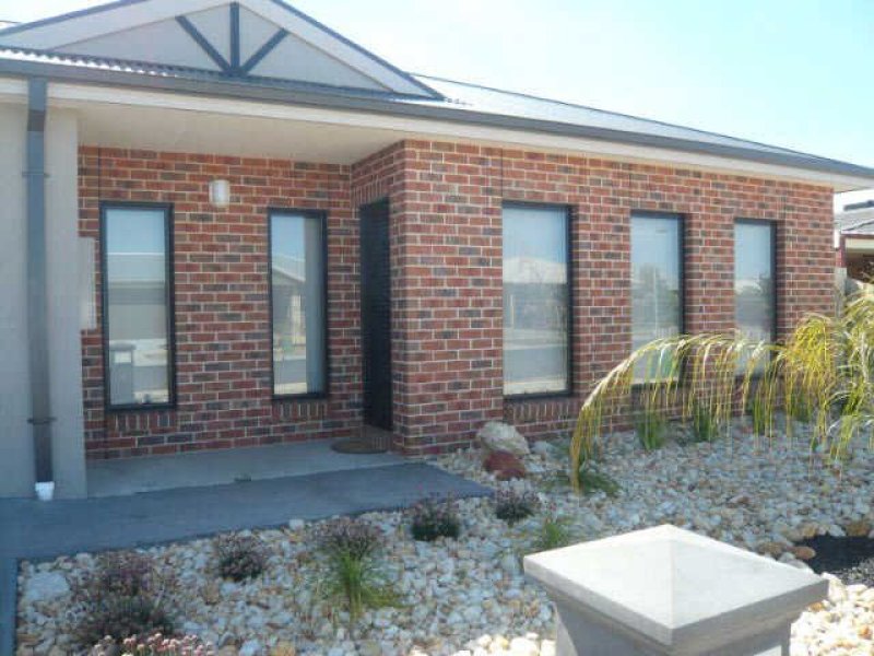 23 Fraser Drive, Horsham, VIC 3400