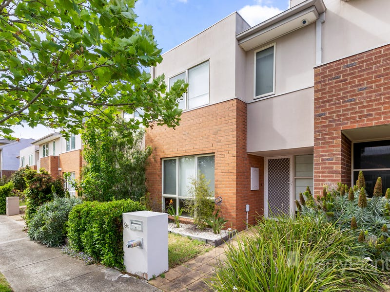 9C Wentworth Drive, Taylors Lakes, Vic 3038