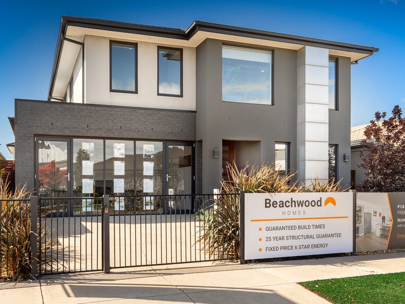 32 Murphy Street, Clyde North, VIC 3978