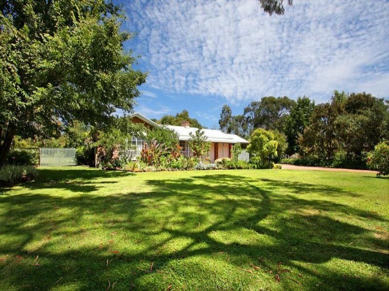 18 Inglewood Crescent, Rosebud, Vic 3939 Property Details